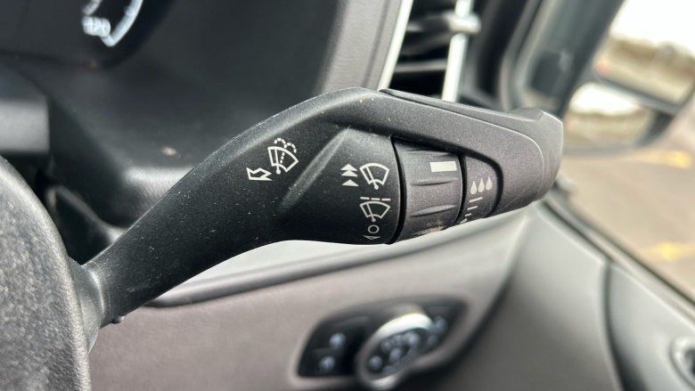 Ford Transit Custom 300 L2 Diesel Fwd 2.0 EcoBlue 130ps Low Roof Limited Van